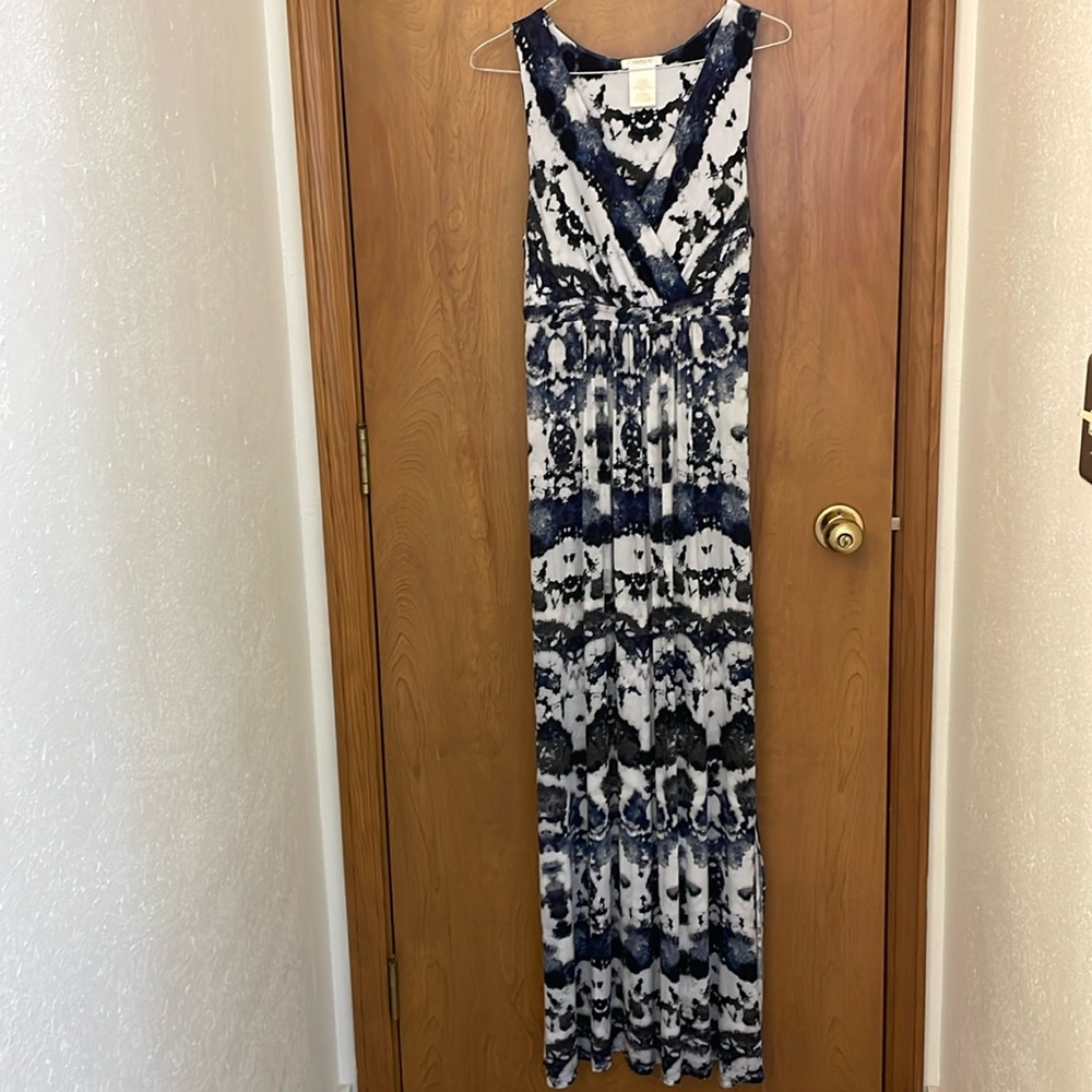 Matty M Sleeveless Navy Blue/White Tie Dye Pattern Maxi Dress, size